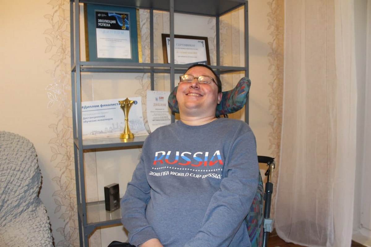 «Подпись зубами в документе ставил» — инвалид из Борисова рассказал о своем социальном проекте
